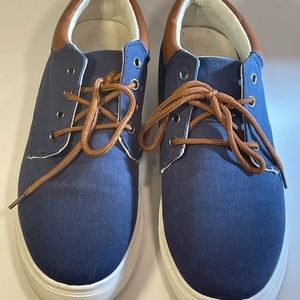MEN’S BLUE CANVAS SNEAKERS.  Size 44 (US Men’s size 10).